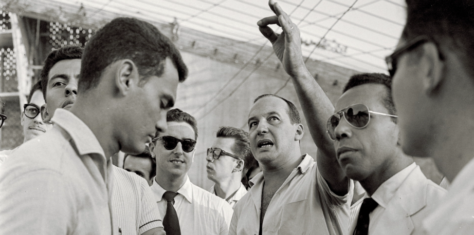 Sergio Bernardes em visita a obra do Pavilhão de São Cristóvão, 1957.