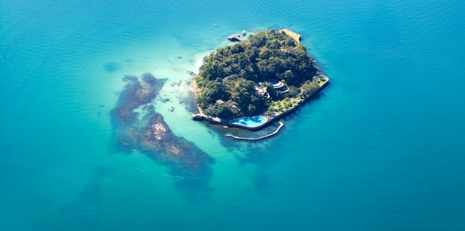  - CURVAS HOUSE