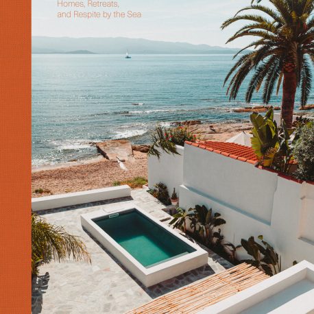 LIFE’S A BEACH – HOMES, RETREATS, AND RESPITE BY THE SEA (GESTALTEN)