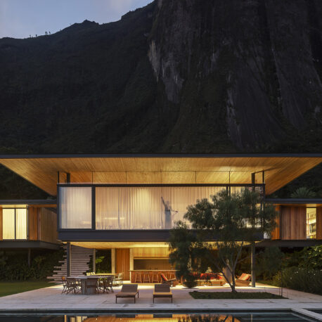  - Montanha House